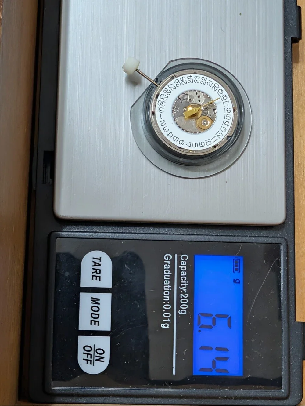 Vintage Quartz Watch Movement with Date Wheel Stem Hands Repair Untested